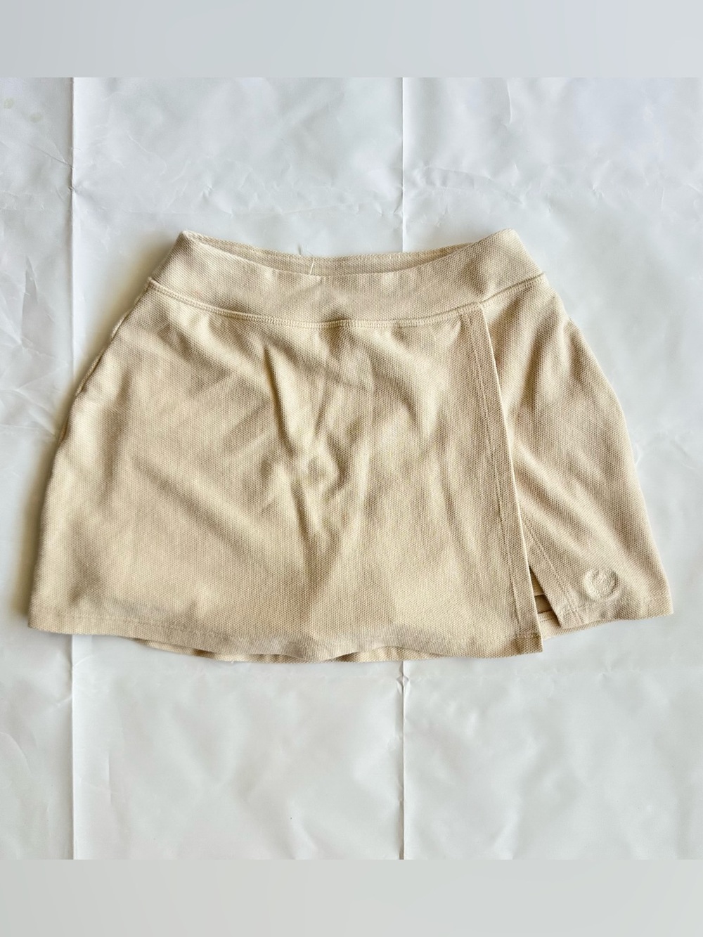 PINK Victoria’s Secret beige mini skirt, size xsmall